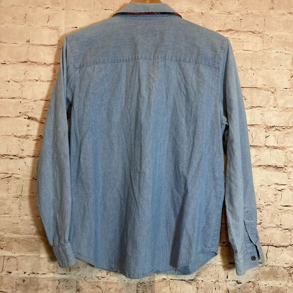 Vintage Talbots Top Womens Large Chambray Blue Button Up Embroidered Dog Cotton - Picture 3 of 12